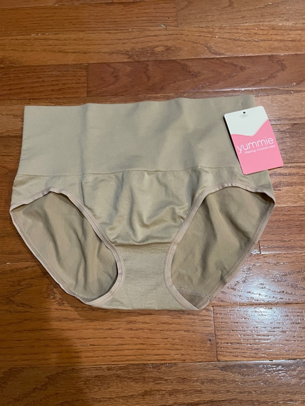 Yummie L/XL NWT beige shapewear panty